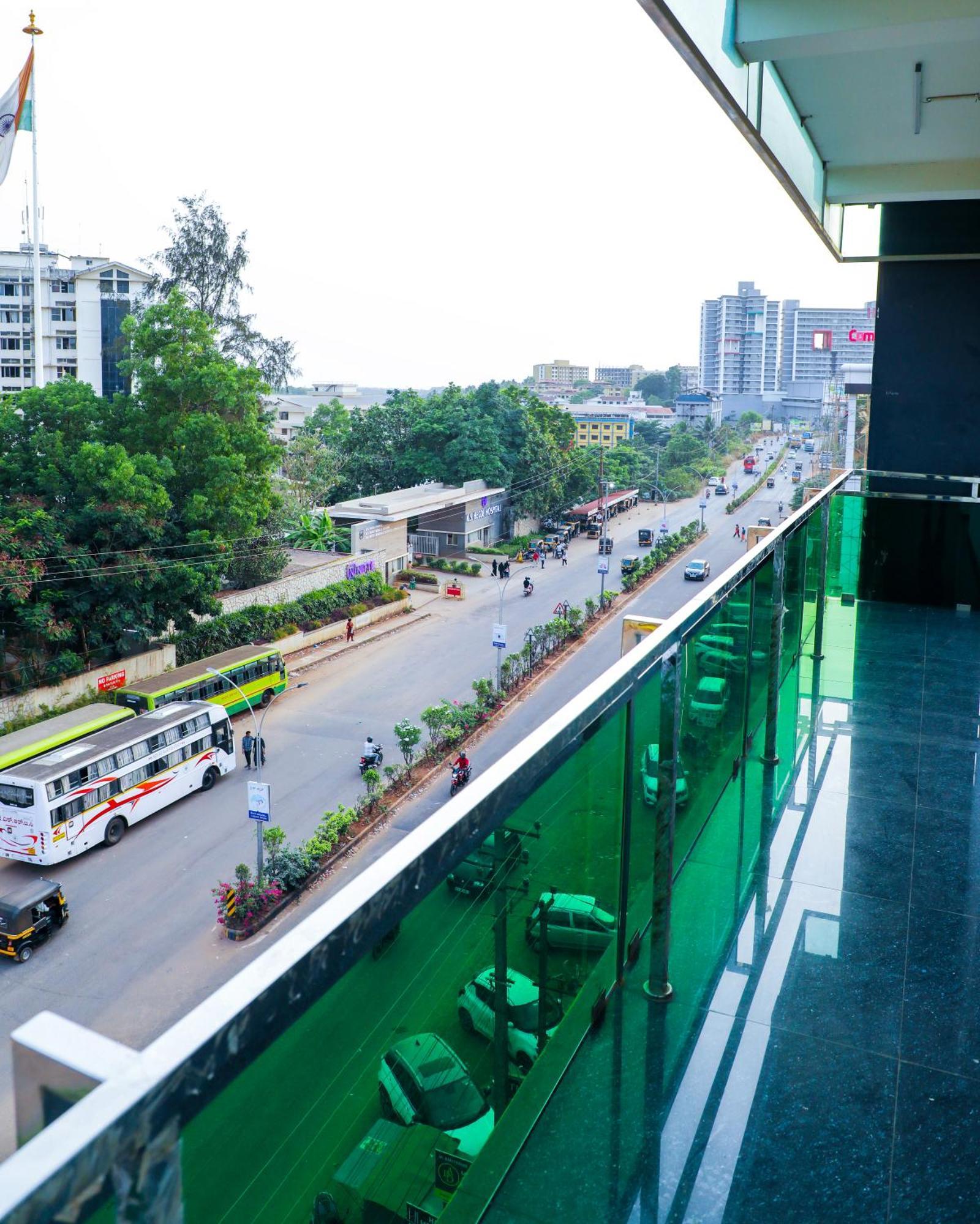 Hotel Heraa Inn Mangalore Exterior photo